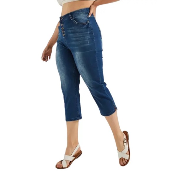 SUZANNE BETRO • Women’s Cropped Capri Jeans - Picture 7 of 8